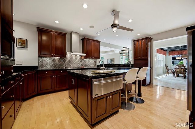 44 Broadview Drive, Clayton, MO 63105
