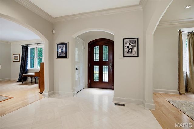 44 Broadview Drive, Clayton, MO 63105