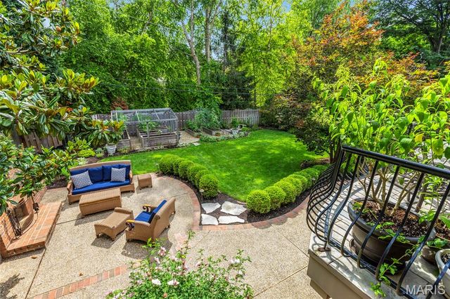 44 Broadview Drive, Clayton, MO 63105