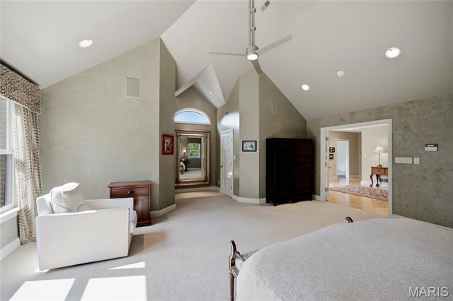 44 Broadview Drive, Clayton, MO 63105