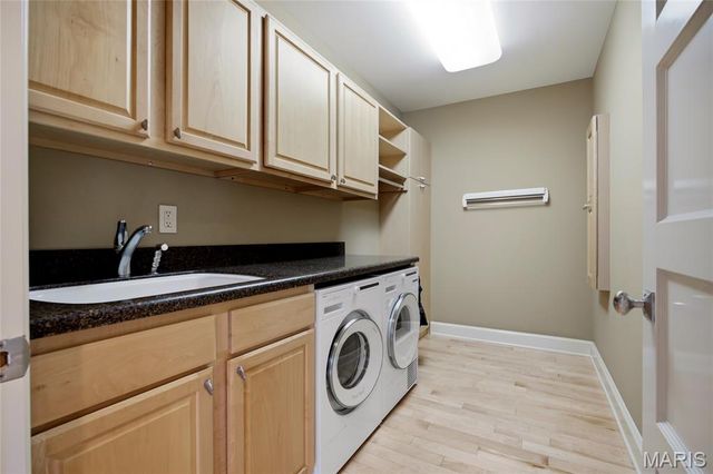44 Broadview Drive, Clayton, MO 63105