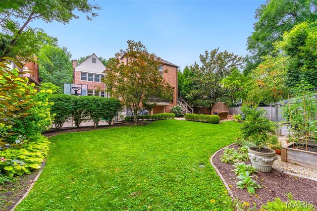 44 Broadview Drive, Clayton, MO 63105