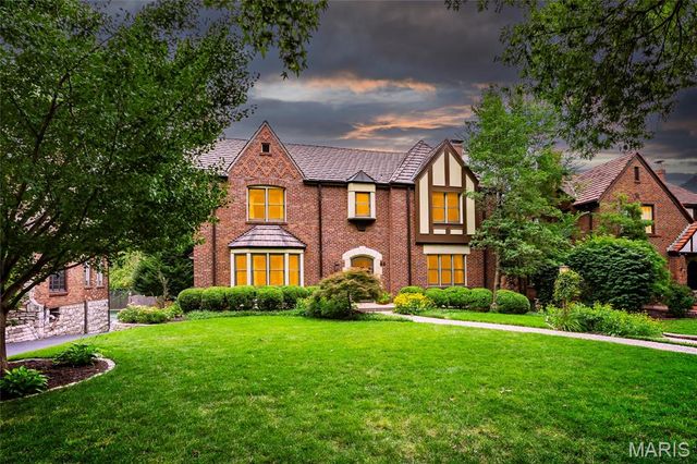 44 Broadview Drive, Clayton, MO 63105