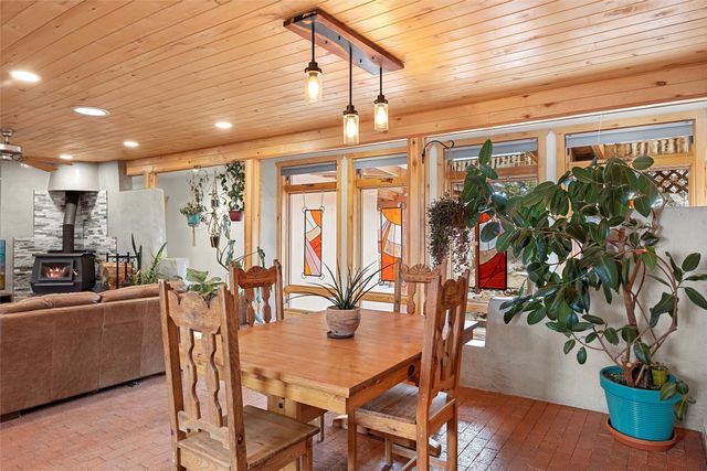 162 Piedra Loop, White Rock, NM 87547