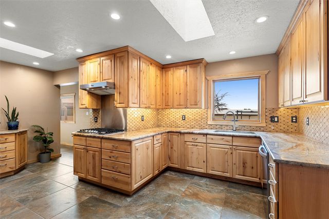 162 Piedra Loop, White Rock, NM 87547