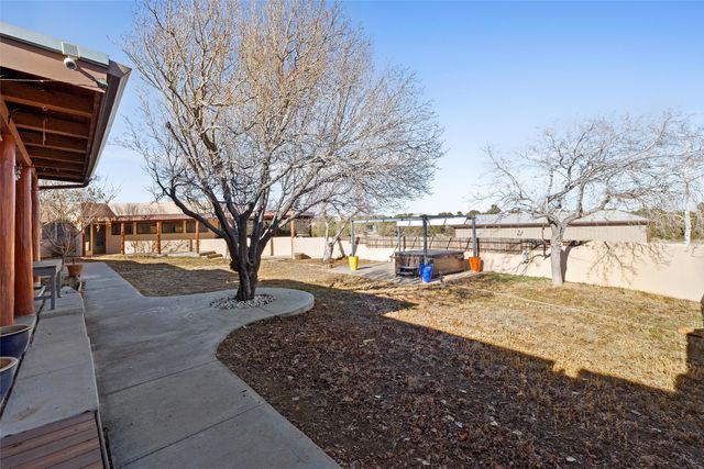 162 Piedra Loop, White Rock, NM 87547