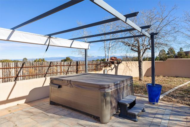 162 Piedra Loop, White Rock, NM 87547