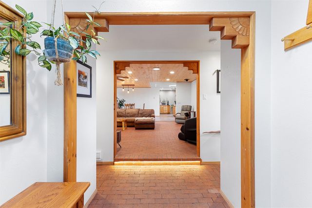 162 Piedra Loop, White Rock, NM 87547