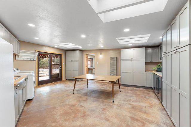 162 Piedra Loop, White Rock, NM 87547