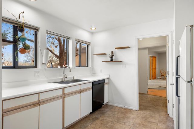 162 Piedra Loop, White Rock, NM 87547