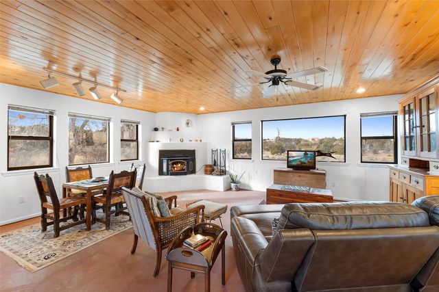 162 Piedra Loop, White Rock, NM 87547