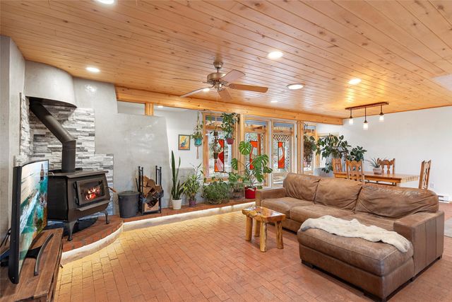 162 Piedra Loop, White Rock, NM 87547