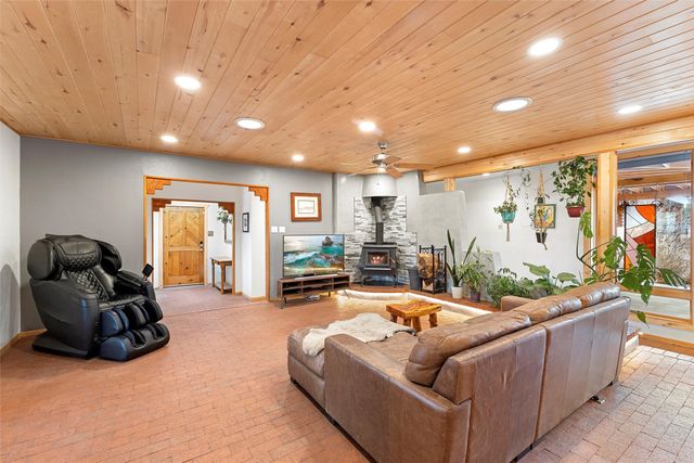 162 Piedra Loop, White Rock, NM 87547