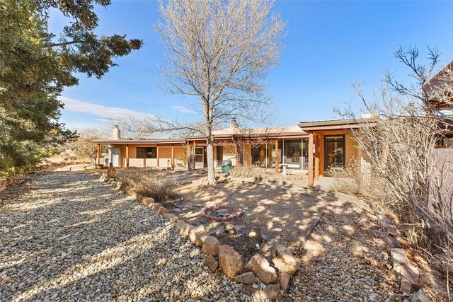 162 Piedra Loop, White Rock, NM 87547