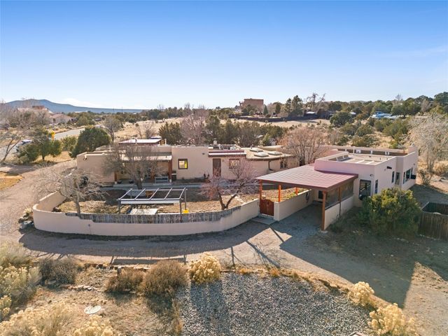 162 Piedra Loop, White Rock, NM 87547