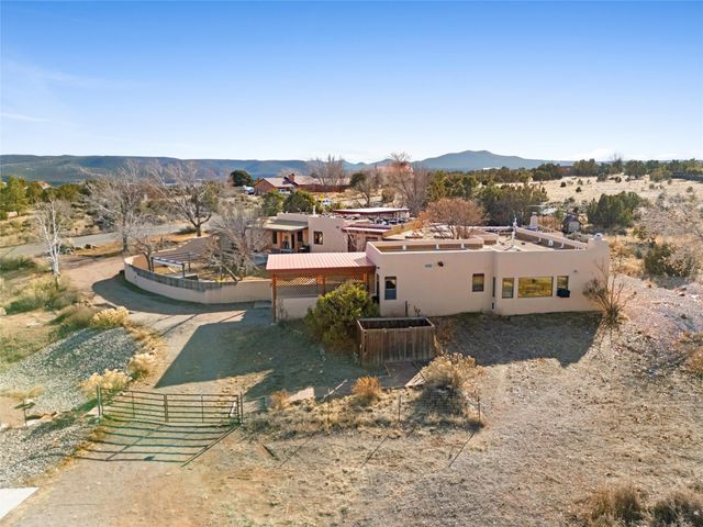 162 Piedra Loop, White Rock, NM 87547