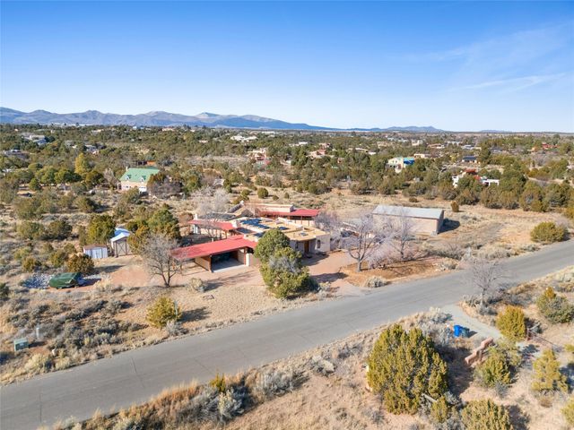 162 Piedra Loop, White Rock, NM 87547