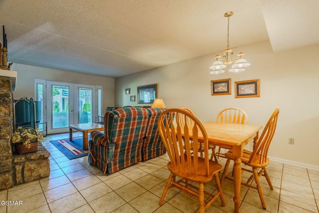 260 Roaring Fork Road, Gatlinburg, TN 37738