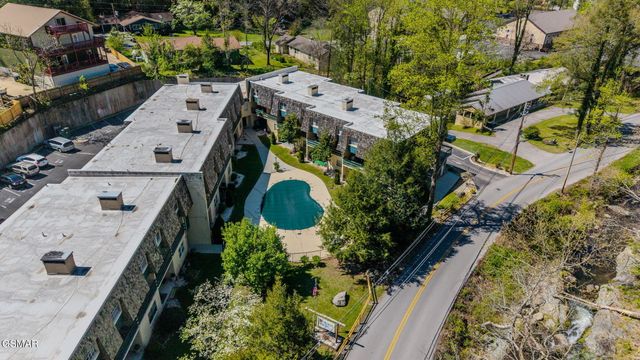 260 Roaring Fork Road, Gatlinburg, TN 37738