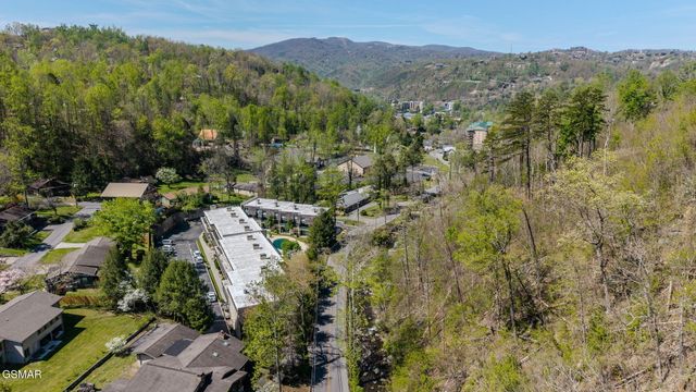 260 Roaring Fork Road, Gatlinburg, TN 37738