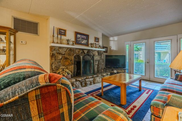 260 Roaring Fork Road, Gatlinburg, TN 37738