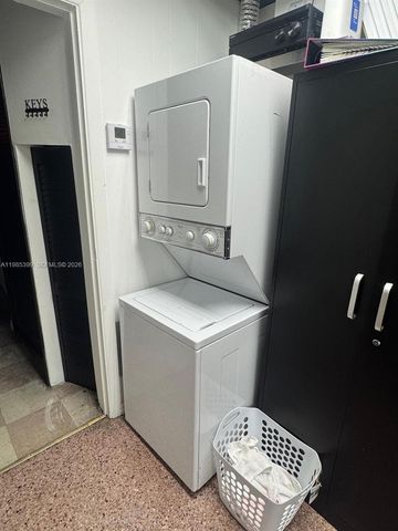 Beauty Salon For Sale In Flagler St, Miami, FL 33144