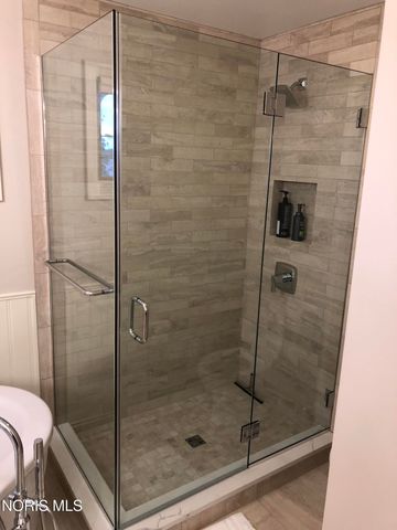 8464 Indian Lake Drive, Findlay, OH 45840