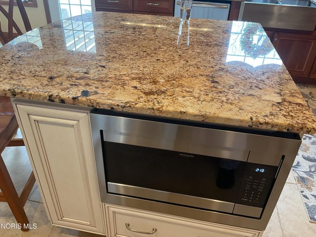 8464 Indian Lake Drive, Findlay, OH 45840