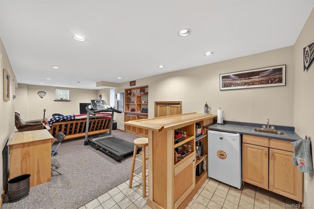 1 Fox Road, Florida, NY 10921