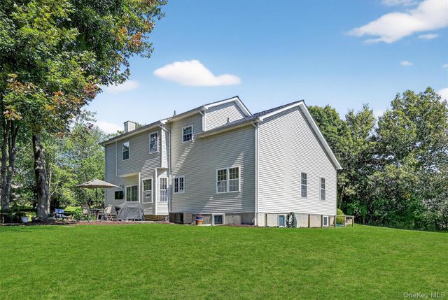 1 Fox Road, Florida, NY 10921