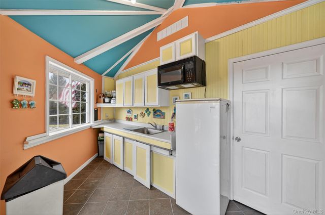 1 Fox Road, Florida, NY 10921