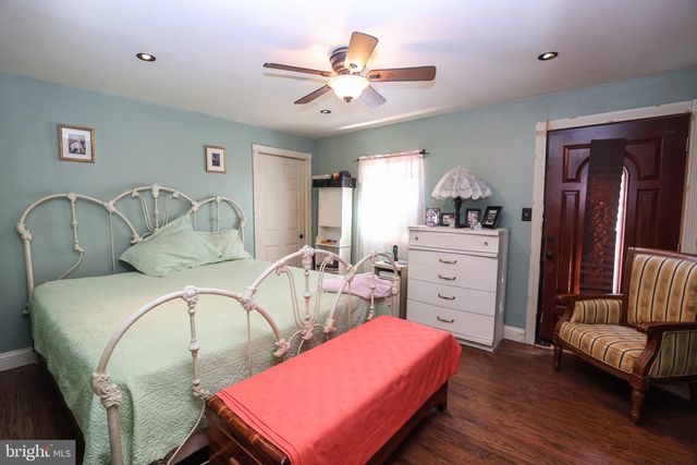 1130 W NORWEGIAN ST, Pottsville, PA 17901