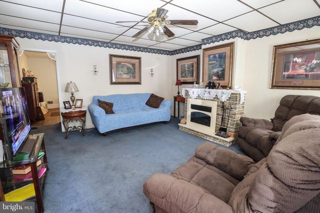 1130 W NORWEGIAN ST, Pottsville, PA 17901