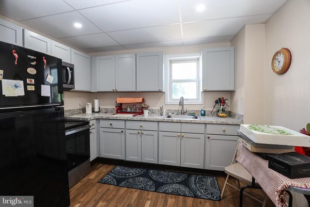 1130 W NORWEGIAN ST, Pottsville, PA 17901