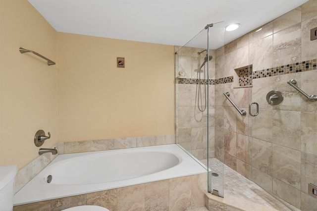 9681 E Sills Dr E 102, Boynton Beach, FL 33437