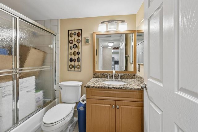 9681 E Sills Dr E 102, Boynton Beach, FL 33437