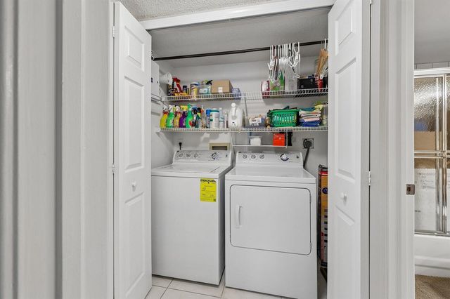 9681 E Sills Dr E 102, Boynton Beach, FL 33437