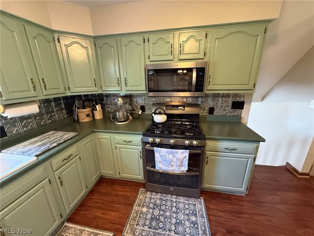 2462 Yorkview Road SW, New Philadelphia, OH 44663