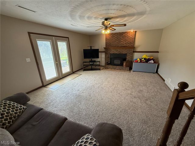 2462 Yorkview Road SW, New Philadelphia, OH 44663