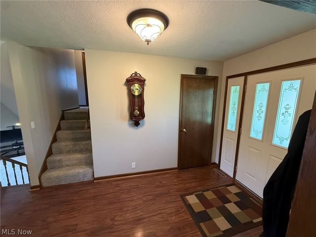 2462 Yorkview Road SW, New Philadelphia, OH 44663