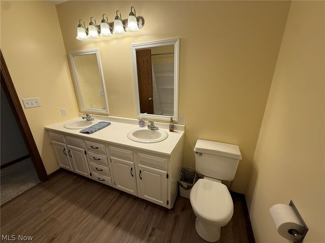 2462 Yorkview Road SW, New Philadelphia, OH 44663