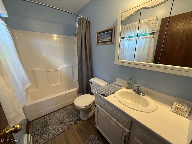 2462 Yorkview Road SW, New Philadelphia, OH 44663