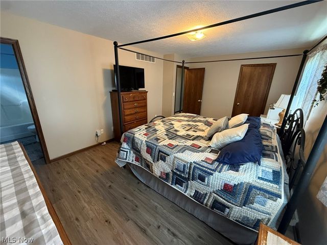 2462 Yorkview Road SW, New Philadelphia, OH 44663