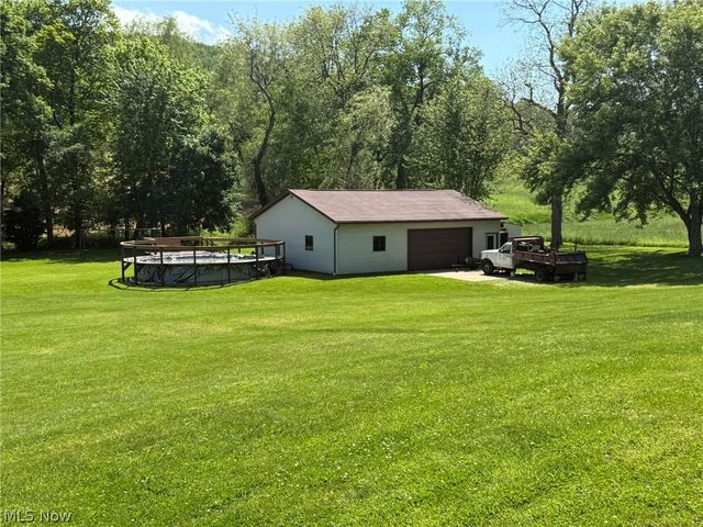 2462 Yorkview Road SW, New Philadelphia, OH 44663