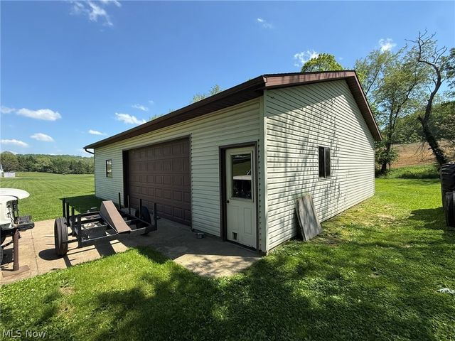 2462 Yorkview Road SW, New Philadelphia, OH 44663