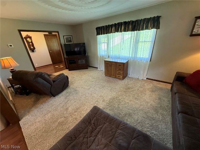 2462 Yorkview Road SW, New Philadelphia, OH 44663