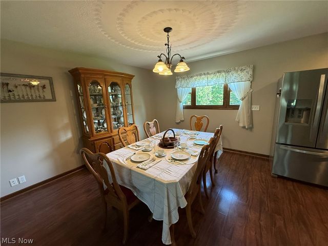 2462 Yorkview Road SW, New Philadelphia, OH 44663