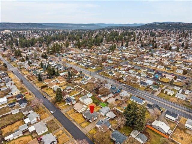 2704 W Hoffman Ave, Spokane, WA 99205