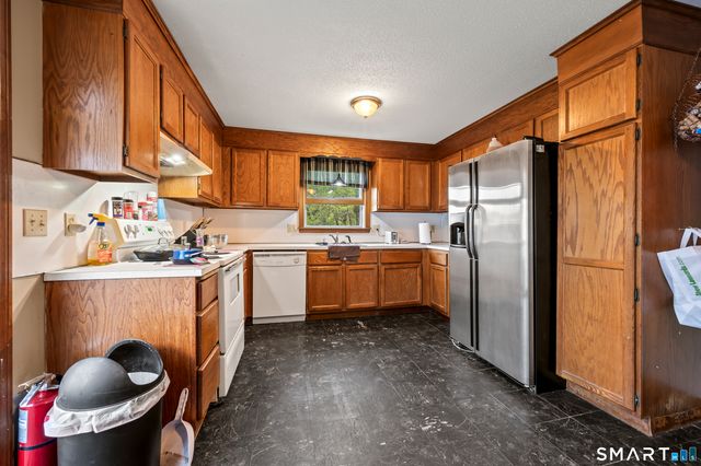 74-76 Bridle Path, Newington, CT 06111