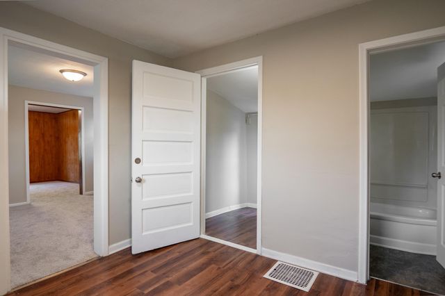 608 7th Avenue S, Hopkins, MN 55343